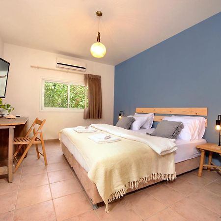 Almog Hotel Exterior photo